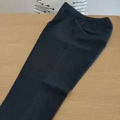 新品　and Me ストレッチ美脚タックテーパードパンツ L ブラック