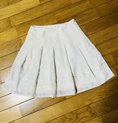 ホワイト プリーツ 膝丈スカート レース装飾