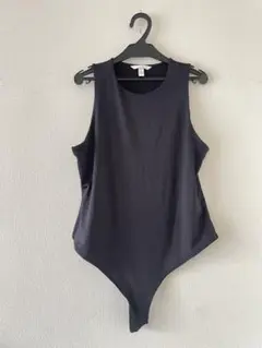 H&M 黒のタンクトップボディスーツ