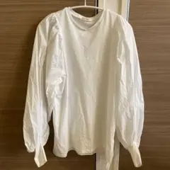 ヨリ ボリュームパフスリーブカットソー