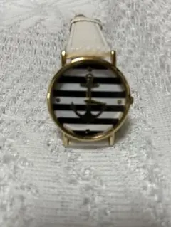 [新品]ストライプデザイン 腕時計 ホワイト