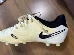 Nike Flyknit サッカーシューズ クリーム色/黒　21.5cm