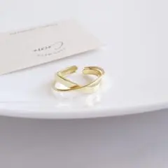 ツイストデザインリング 指輪