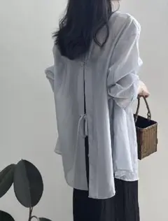 【新品タグ付き】シアーシャツ バックリボン ブルー 長袖シャツ ブラウス 襟付き