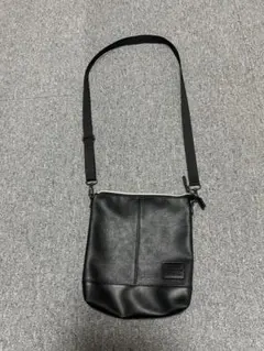 ブラックレザーショルダーバッグ　しまむら