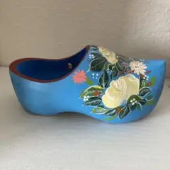 青い花柄の木製靴 片方だけ お飾り 置物 約15cm トールペイント
