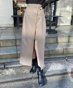 nice claup ベージュボタン付きタイトスカート