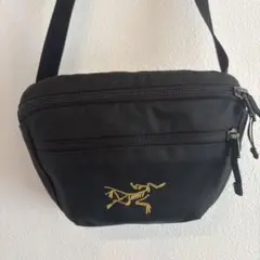 Arc'teryx ブラック ショルダーバッグ　マンティス1