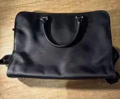 黒いナイロンビジネスバッグ