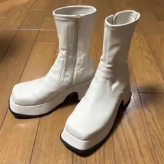 Item thumbnail for item 6b63f7bb-c0ed-41fb-b6fd-6da98bdd21fa