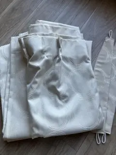 ニトリカーテンアルノークリーム色 ライトベージュ 100✕178cm✕2枚