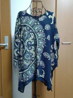 新品☆タグ付き　アジアン　マンダラ風柄 トップス