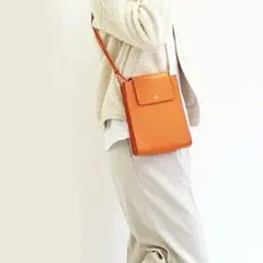 【極美品/現行品】ペレボルサ 　レザー　縦ポシェット　ショルダー　オレンジ　本革