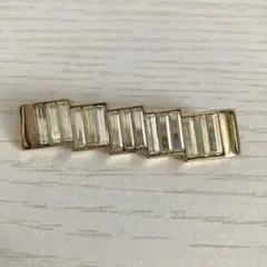 ブローチ　ゴールド　ファッション　アクセサリー