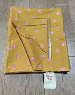 102昭和レトロ　花柄綿生地 マスタード 幅約88〜99x 長さ205cm