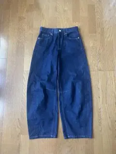 GU バレルレッグジーンズ