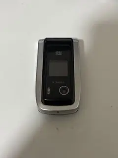 Sony Ericsson AQUOS K シルバー折りたたみ式ジャンク品？