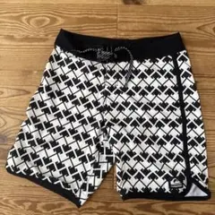 QUIKSILVER サーフパンツ