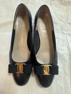 フェラガモ Ferragamo 黒レザー パンプス