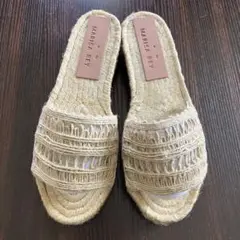 MARISA REY ベージュ ストラップサンダル
