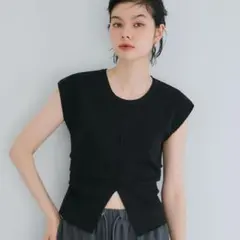 coca フロントスリットニット