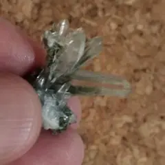 ガネーシュヒマール水晶　クローライト入り