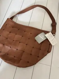 新品　ティアラ　ワンショルダーバッグ