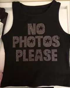 ブラック タンクトップ NO PHOTOS PLEASE
