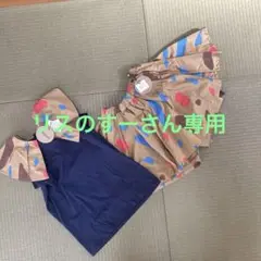 ネイビーTシャツとフレアスカートセット