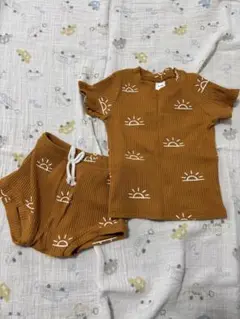 セット売り Tシャツとショートパンツ 6-9M