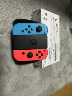 Nintendo Switch ジョイコン 青/赤 ストラップ付き