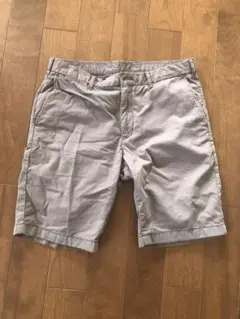 ユニクロ　メンズチノベージュ ショートパンツ バックポケット付き