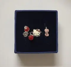 SWAROVSKI キティ　三連リング