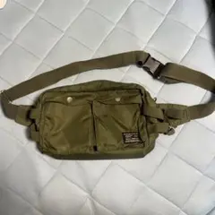 オリーブ ナイロン ボディバッグ