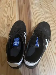 adidasサンバ スニーカー