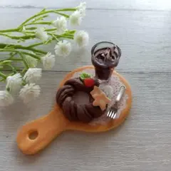 Item thumbnail for item 007f0e34-583b-4919-b500-f0d578e0f40e