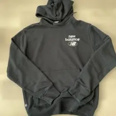 ★美品⭐︎ニューバランスロゴパーカーブラック