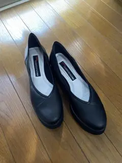 コンポジション9 スタイリッシュコンフォートプラットフォームパンプス　23.0