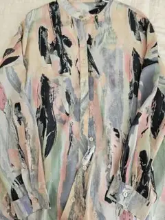 antiqua　アンティカ　水彩プリント風アート柄シアーシャツ