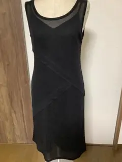 ノースリーブ黒ワンピース アシンメトリックデザイン