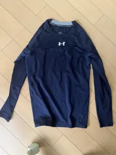 Under Armour ネイビー 長袖 トレーニングシャツ
