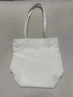 タイムセール‼️ ズッカ エンボス　トートバック　ホワイト