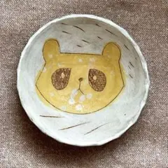 鹿児島睦 さん 猫の丸皿 親子で楽しめる動物アート！ 立川・PLAY! MUSEUM「鹿児島睦 まい