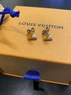 ルイヴィトン エセンシャルV シルバー ピアス