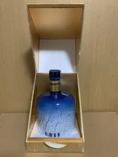 サントリーウイスキー創業100周年記念有田焼陶器ボトル箱付き