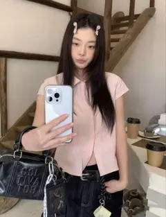ピンク　シャツ