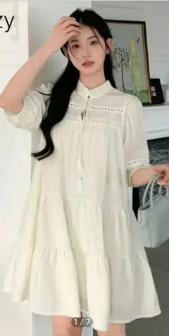 アイボリー フリル付きワンピース