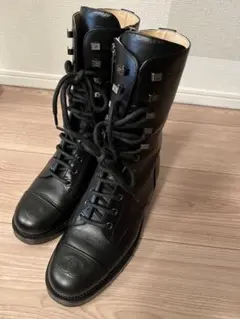 CHANEL レースアップブーツ