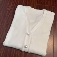アッシュアールエム H.R.M パールボタンニット ホワイト