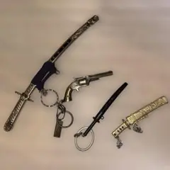 坂本龍馬•徳川家康• 龍 無双 刀と銃のキーホルダーセット